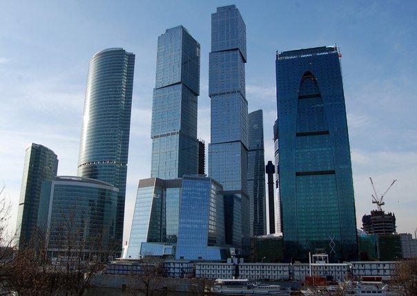 Москва вошла в ТОП-10 городов с наиболее дорогостоящей арендой деловых офисов в высотных зданиях