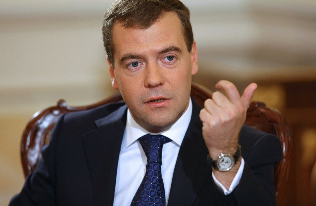 Медведев анонсировал введение экономических ограничений в отношении украинского государства
