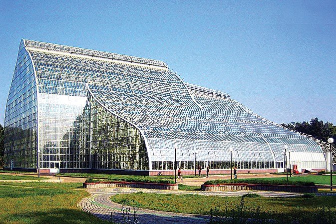 В Москве закончили строительство самой высокой в Европе оранжереи