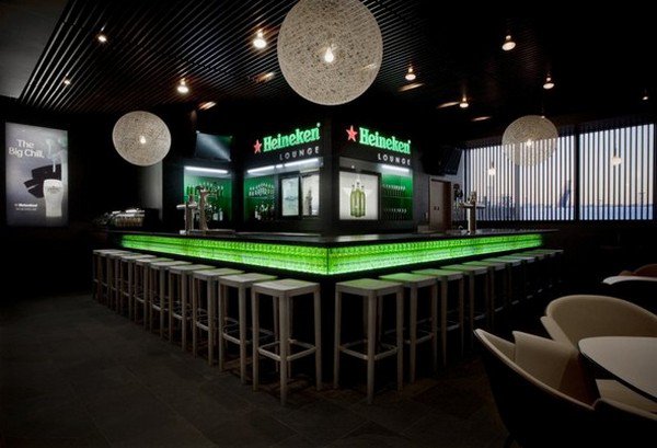 «Heineken» решила продвигать свою продукцию с помощью бара в Москве