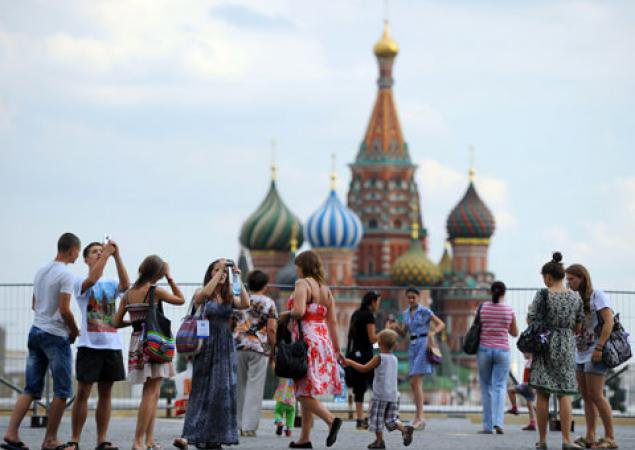 Число иностранных туристов пока сокращается, но индустрия надеется на рост