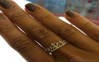 Золотое кольцо в форме короны