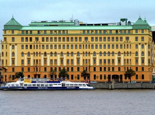 «Банк Москвы» банкротит питерского отельера