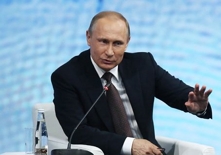 Путин поручил Медведеву проработать механизм защиты дольщиков
