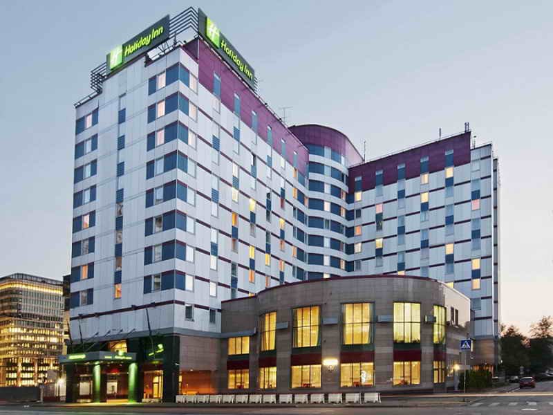 Гуцериевы продадут три московских отеля