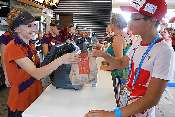 «Макдоналдс» перейдет на российские продукты к 2020 году
