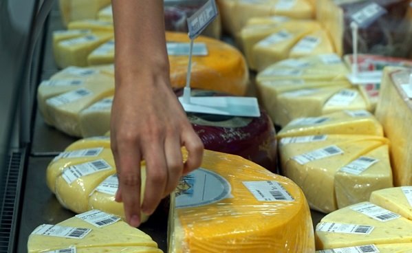 Компания Юрия Лужкова в апреле начнет продавать сыр