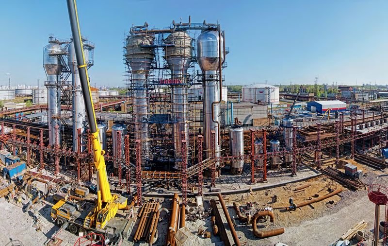 «Газпром нефть» построит на МНПЗ новый комплекс переработки нефти