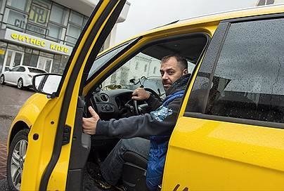 «МаксимаТелеком» начала продавать рекламу в таксомоторах