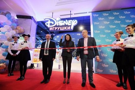 В Москве начал работу первый в стране брендированный магазин Disney
