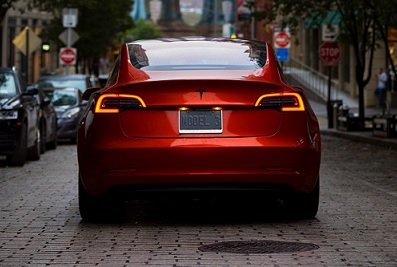 Tesla Model 3 станет доступна для покупки в Москве к концу нынешнего года