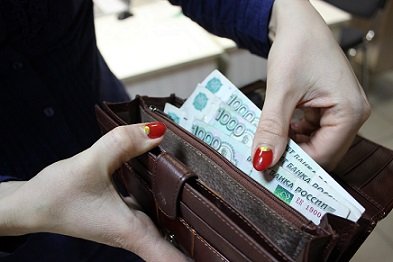 Рост зарплат россиян замедлится этим летом — Альфа-банк