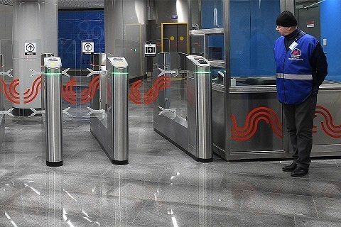 Сбербанк проиграл ВТБ тендер на обеспечение бесконтактной оплаты в метро