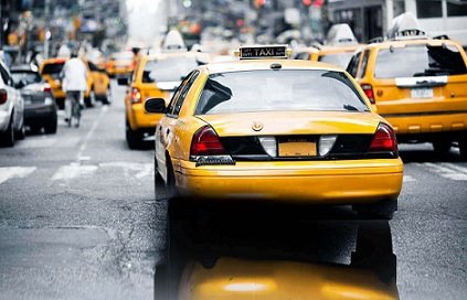 Мэр Москвы намерен запретить водить такси владельцам иностранных прав