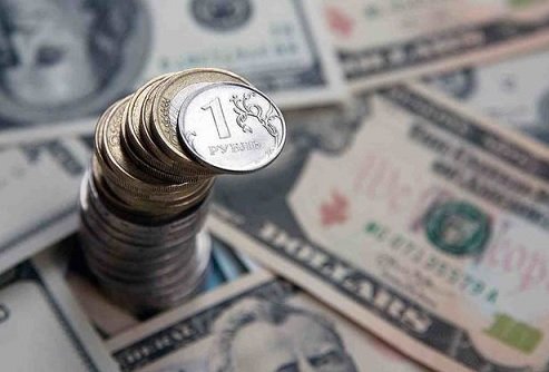 Сбербанк в очередной раз пересмотрел прогноз курса национальной валюты