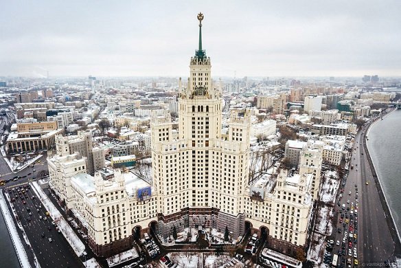 В Москве на торги выставлена 5-этажная квартира