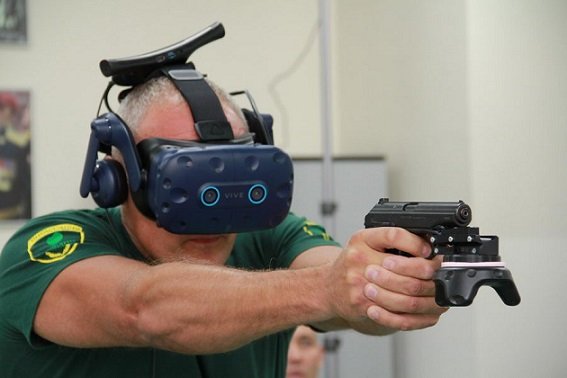Охранники и инкассаторы Сбербанка впервые посетили VR- тренировку