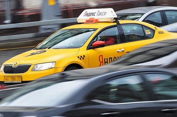 «Яндекс.Такси» начнет доставлять по Москве посылки
