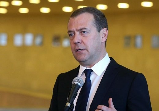 Медведев напомнил о дешевизне интернета в России
