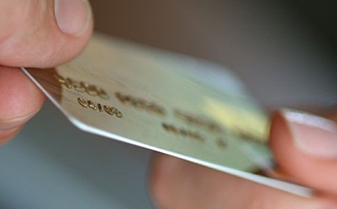 Сбербанк занялся доставкой платежных карт на дом