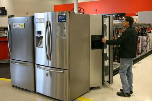 В России наблюдается ажиотажный спрос на холодильники и ноутбуки