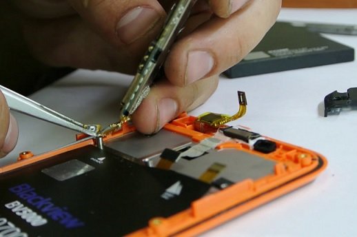 Количество сдаваемых в ремонт китайских смартфонов заметно возросло