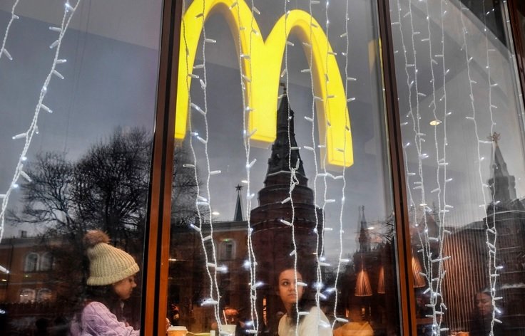 Сергей Собянин считает, что закрывающиеся рестораны «McDonald`s» можно будет заместить за год