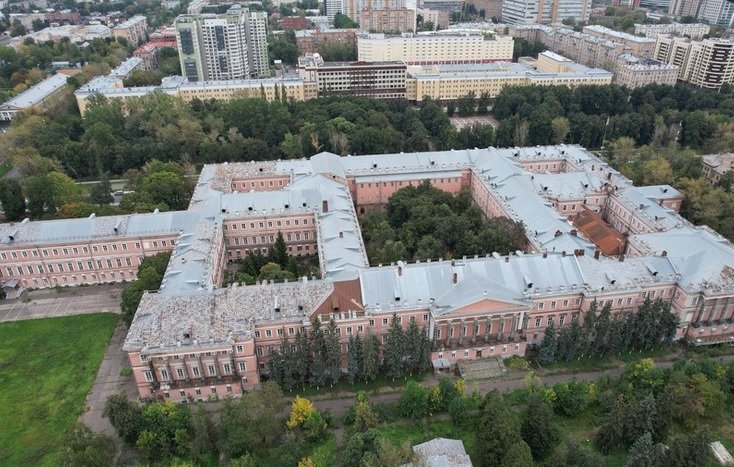 Власти решили продать Екатерининский дворец в Москве