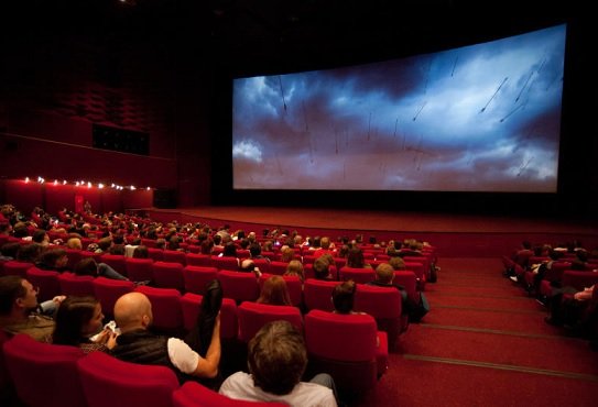 Владельцы кинотеатров пытаются добиться легализации показа пиратских копий кинолент