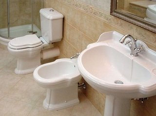 Установка сантехники в ванной и кухонной комнатах: особенности, этапы и нюансы