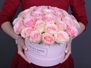 Профессиональная доставка цветов от компании Flory love