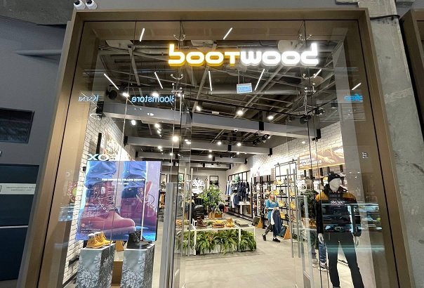 В ходе ребрендинга магазины Timberland были переименованы в Bootwood