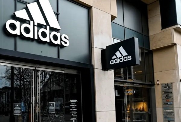 Стало известно, кому достанутся активы Adidas в РФ