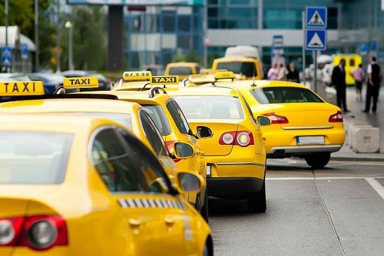 Средний чек поездки в московском такси увеличился на 12-15%