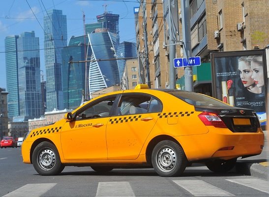 Таксисты не хотят пересаживаться на локализованные в РФ автомобили