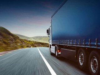 Перевозка грузов: особенности и составление договора